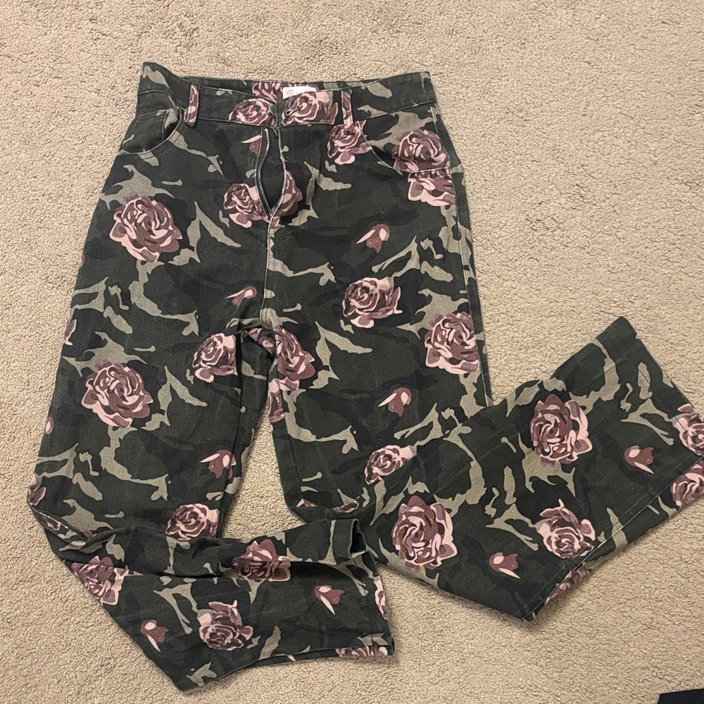 Pink Lily Floral Camo Skinny Jeans - Pink Roses on Olive Camo